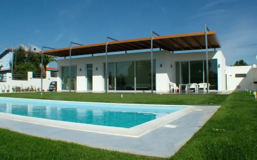 villa Tiria with swimming pool